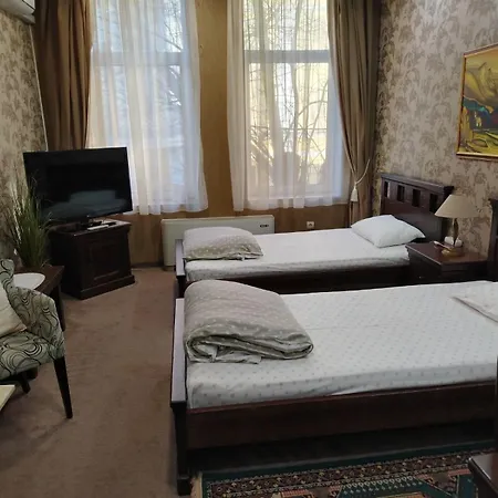 Hotel семеен старият град