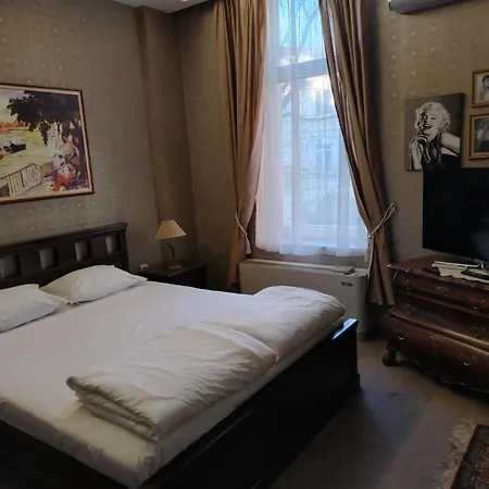семеен старият град Hotel 3*