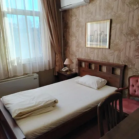 Hotel семеен старият град 3*