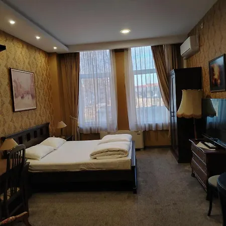 Hotel семеен старият град 3*