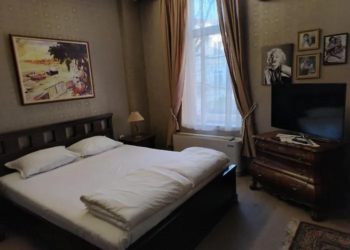 семеен старият град Otel 3*